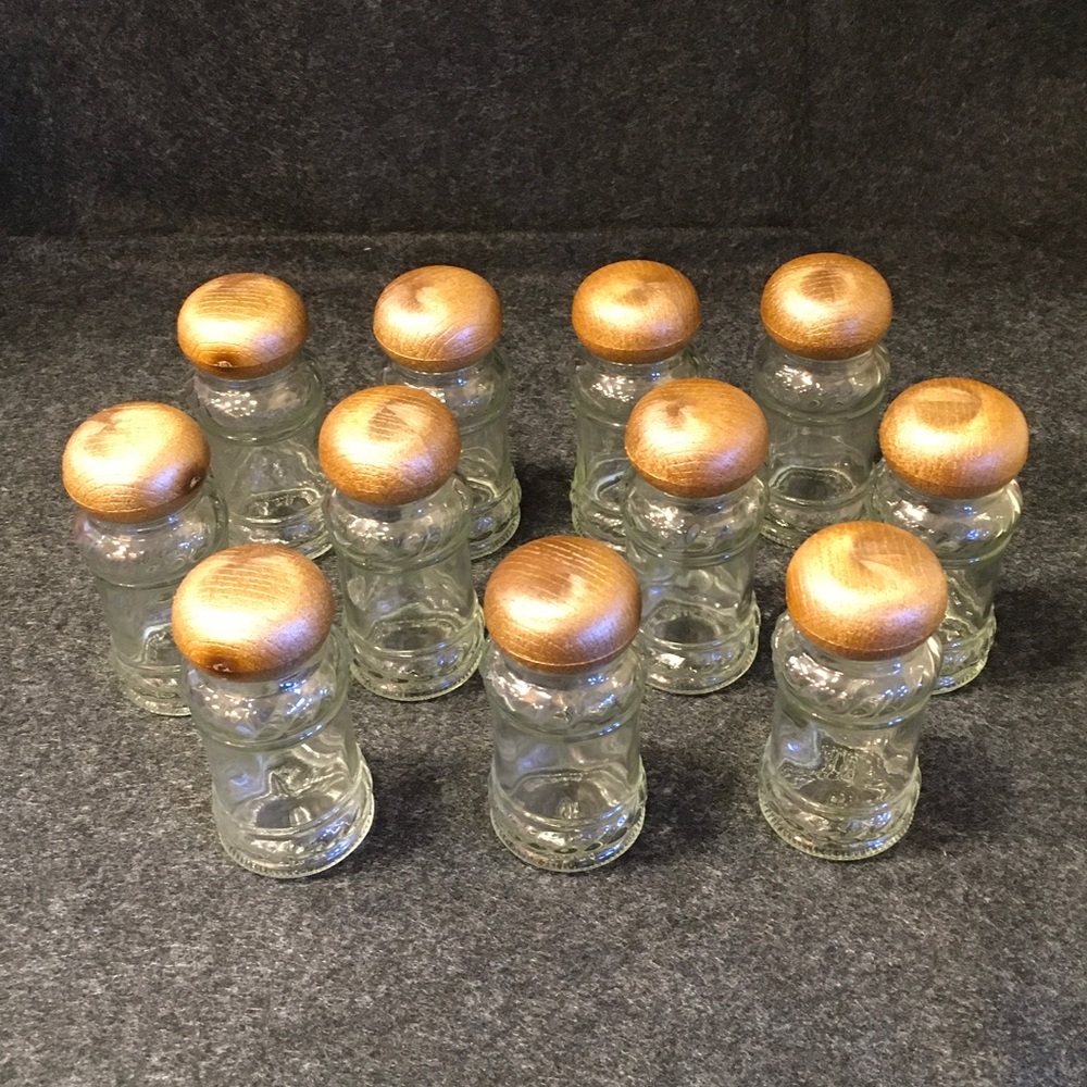 Vintage Glass Spice Jars With Faux-Wood Lids. Lot of 11.